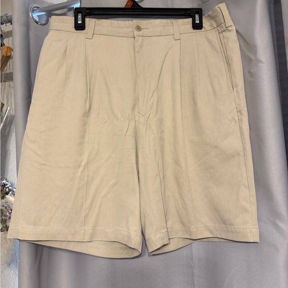 Tommy Bahama Other - Tommy Bahama Cream Flat Front Shorts